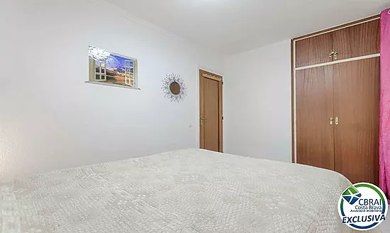 Charming apartment in the center of Roses, 200 m from the beach
