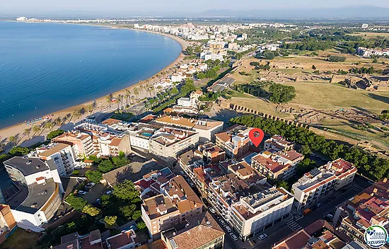 Apartment in the Heart of the Town Centre, Just 250 Metres from the Beach.