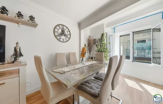 Apartment in the Heart of the Town Centre, Just 250 Metres from the Beach.