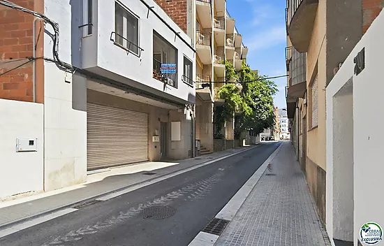 Apartment in the Heart of the Town Centre, Just 250 Metres from the Beach.