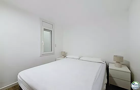 Renovated apartment with tourist license in the center of Rosas, 150m from the beach