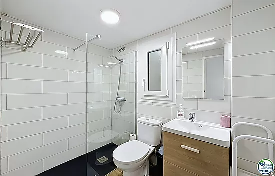 Renovated apartment with tourist license in the center of Rosas, 150m from the beach