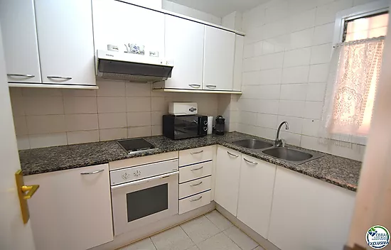 Apartment with Pool and Parking in Santa Margarita, Roses