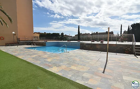 Apartment with Pool and Parking in Santa Margarita, Roses