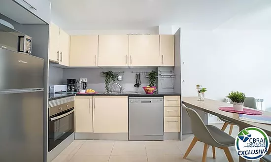 PUIGMAL Cozy house with a garage, a sunny terrace and a tourist license