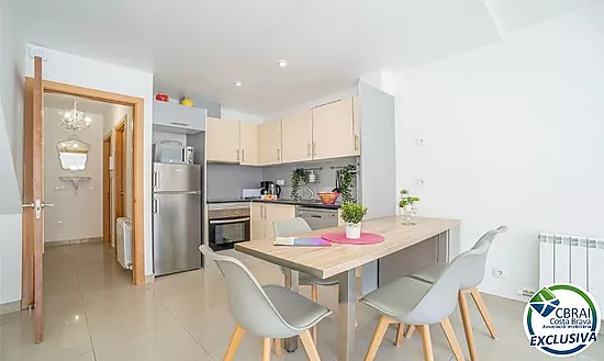 PUIGMAL Cozy house with a garage, a sunny terrace and a tourist license