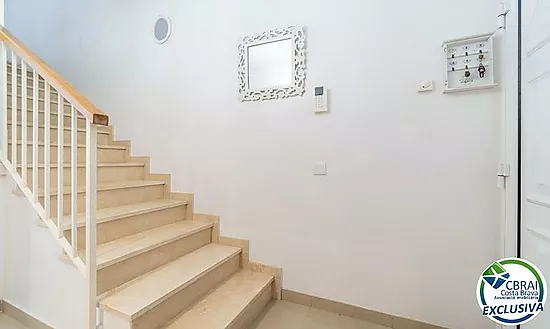 PUIGMAL Cozy house with a garage, a sunny terrace and a tourist license