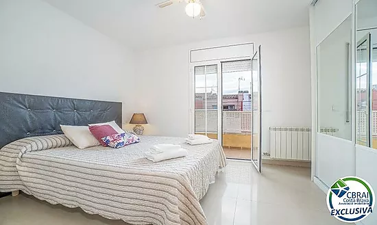 PUIGMAL Cozy house with a garage, a sunny terrace and a tourist license