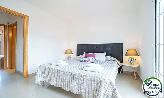 PUIGMAL Cozy house with a garage, a sunny terrace and a tourist license