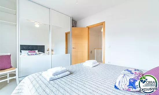 PUIGMAL Cozy house with a garage, a sunny terrace and a tourist license