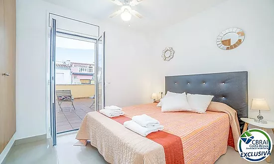 PUIGMAL Cozy house with a garage, a sunny terrace and a tourist license