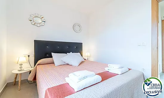 PUIGMAL Cozy house with a garage, a sunny terrace and a tourist license