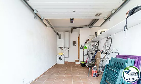 PUIGMAL Cozy house with a garage, a sunny terrace and a tourist license