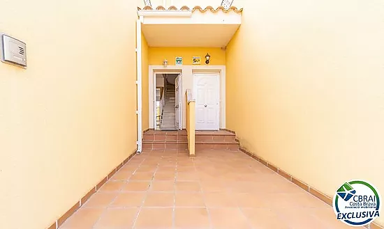 PUIGMAL Cozy house with a garage, a sunny terrace and a tourist license