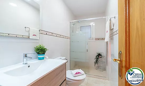 BAHIA Apartamento con terraza y parking exterior en excelente ubicación, a 150 m de la playa y con l