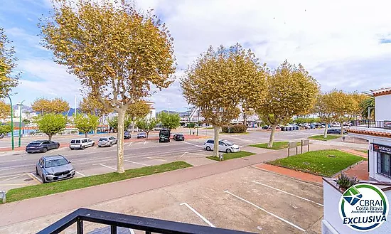 BAHIA Apartamento con terraza y parking exterior en excelente ubicación, a 150 m de la playa y con l