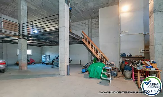 Entrepôt de 165 m² avec appartement