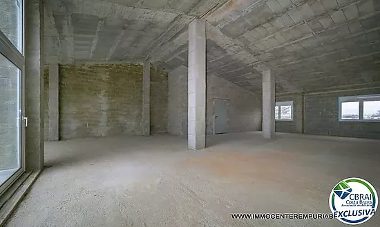 Entrepôt de 165 m² avec appartement