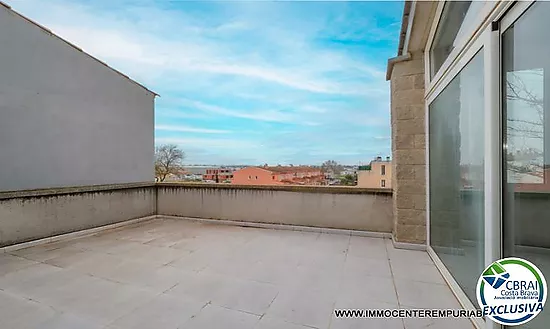 Entrepôt de 165 m² avec appartement