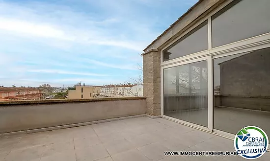 Entrepôt de 165 m² avec appartement