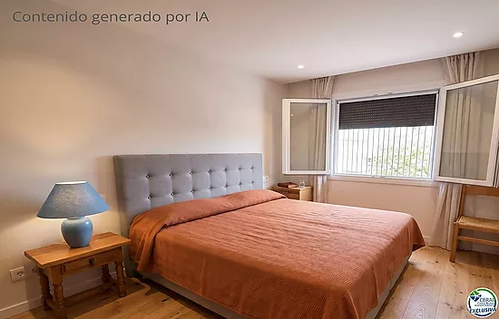 Unique opportunity in Mas Matas, Roses — Semi-detached house with private plot, ready for your renov