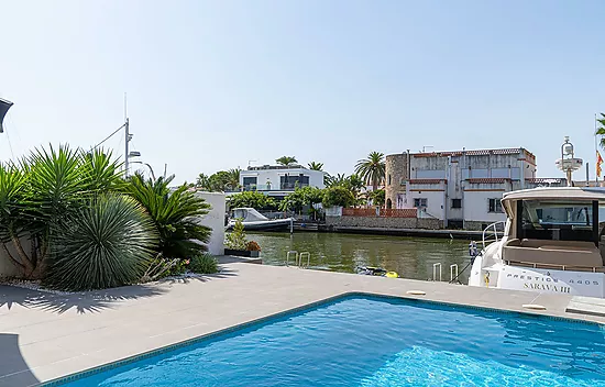 Elegant Waterfront villa with pool, private mooring and direct canal access in Santa Margarita