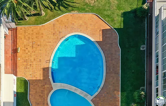 Estudio con piscina y vista lateral al mar — Santa Margarida, Roses