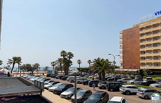 Estudio con piscina y vista lateral al mar — Santa Margarida, Roses