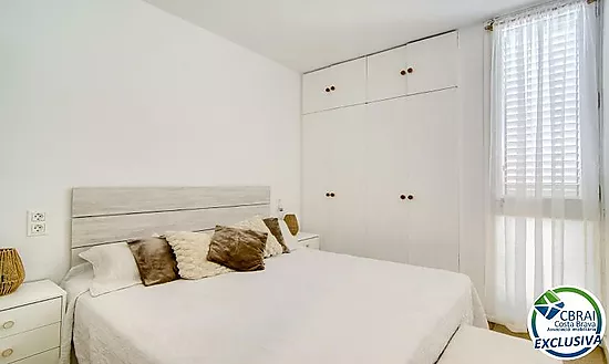 Renovated 2-bedroom apartment 400 metres from the sea in the centre of Roses