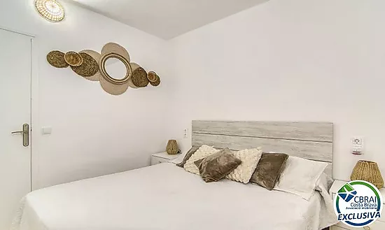 Renovated 2-bedroom apartment 400 metres from the sea in the centre of Roses