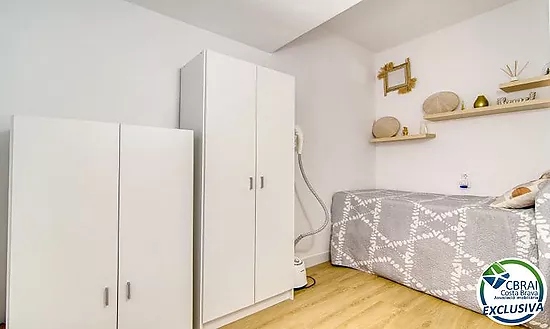Renovated 2-bedroom apartment 400 metres from the sea in the centre of Roses