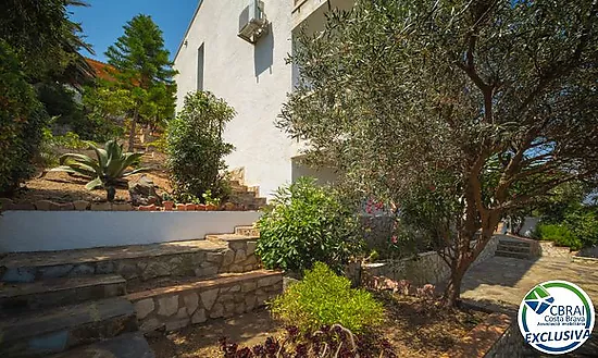 Exclusive villa with spectacular panoramic sea views in El Port de la Selva