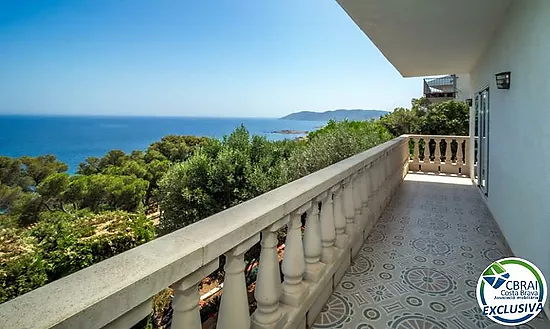 Exclusive villa with spectacular panoramic sea views in El Port de la Selva