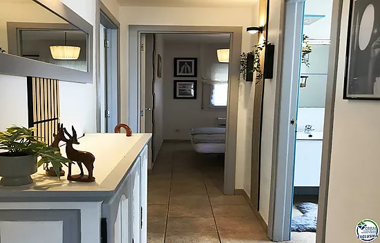 3 bedroom apartment with pool and private parking in Santa Margarita Roses