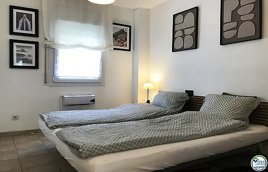 3 bedroom apartment with pool and private parking in Santa Margarita Roses