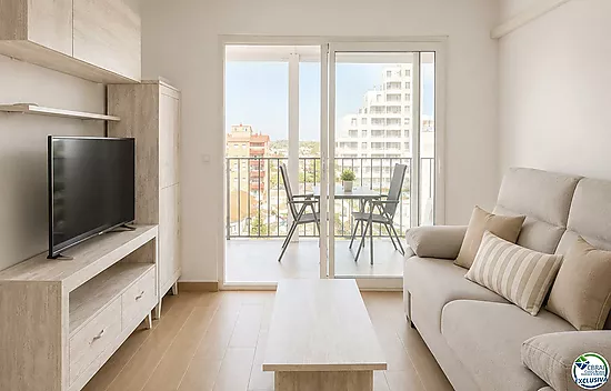 Fully renovated apartment just 100 metres from the beach Tourist licence