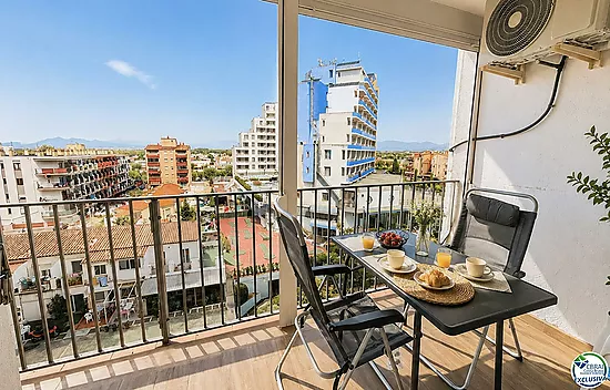 Fully renovated apartment just 100 metres from the beach Tourist licence