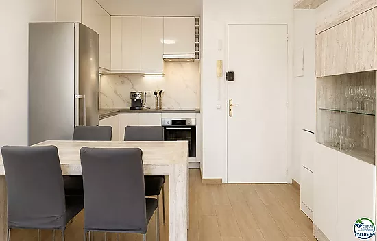 Fully renovated apartment just 100 metres from the beach Tourist licence