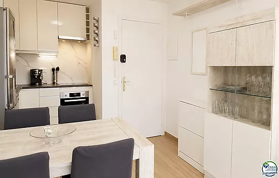 Fully renovated apartment just 100 metres from the beach Tourist licence