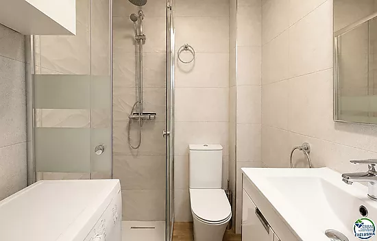Fully renovated apartment just 100 metres from the beach Tourist licence