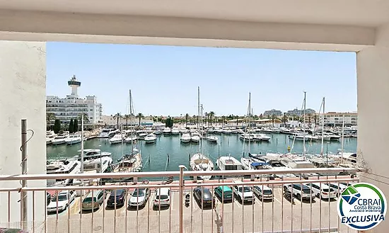PORT GREC NAUTICA Large studio with sleeping cabin for renovation, with views of the main canal in E
