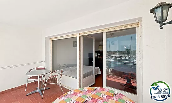 PORT GREC NAUTICA Large studio with sleeping cabin for renovation, with views of the main canal in E