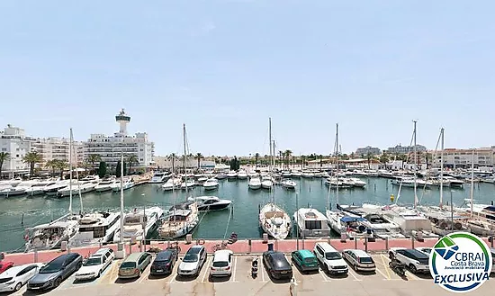 PORT GREC NAUTICA Large studio with sleeping cabin for renovation, with views of the main canal in E