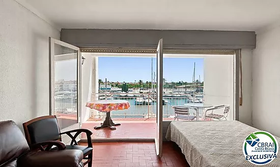PORT GREC NAUTICA Large studio with sleeping cabin for renovation, with views of the main canal in E