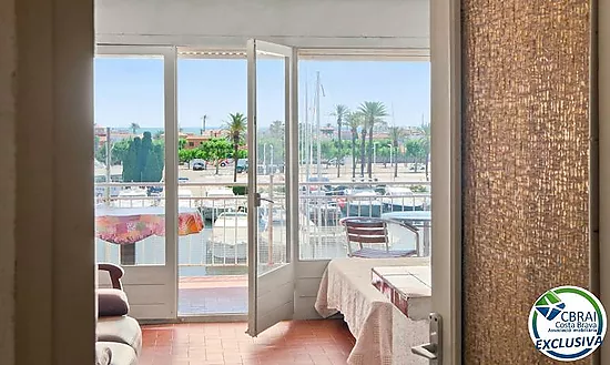 PORT GREC NAUTICA Large studio with sleeping cabin for renovation, with views of the main canal in E