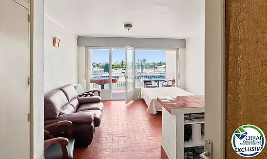 PORT GREC NAUTICA Large studio with sleeping cabin for renovation, with views of the main canal in E