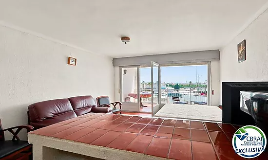 PORT GREC NAUTICA Large studio with sleeping cabin for renovation, with views of the main canal in E