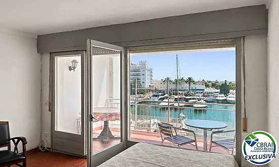 PORT GREC NAUTICA Large studio with sleeping cabin for renovation, with views of the main canal in E