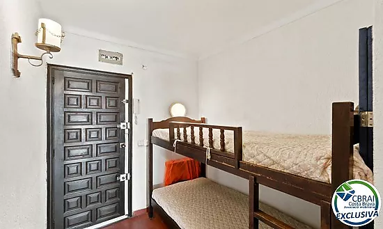 PORT GREC NAUTICA Large studio with sleeping cabin for renovation, with views of the main canal in E