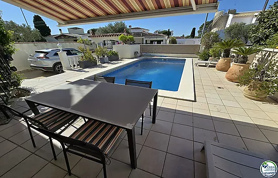 House with pool and tourist license - Peni area